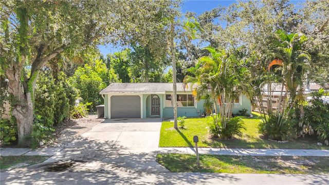 2212 VINSON AVENUE, Sarasota, FL 34232