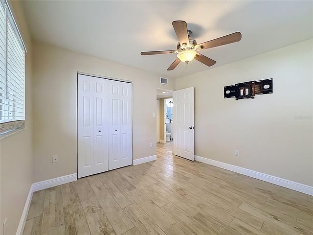 2212 VINSON AVENUE, Sarasota, FL 34232
