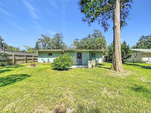 2212 VINSON AVENUE, Sarasota, FL 34232