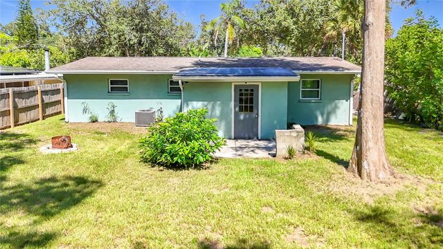 2212 VINSON AVENUE, Sarasota, FL 34232