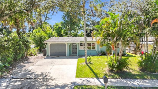 2212 VINSON AVENUE, Sarasota, FL 34232