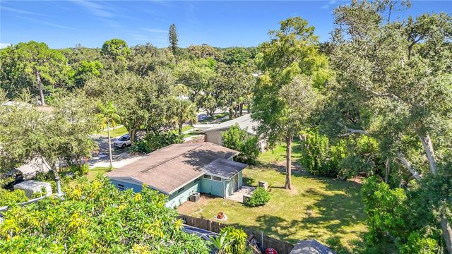2212 VINSON AVENUE, Sarasota, FL 34232