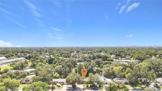 2212 VINSON AVENUE, Sarasota, FL 34232