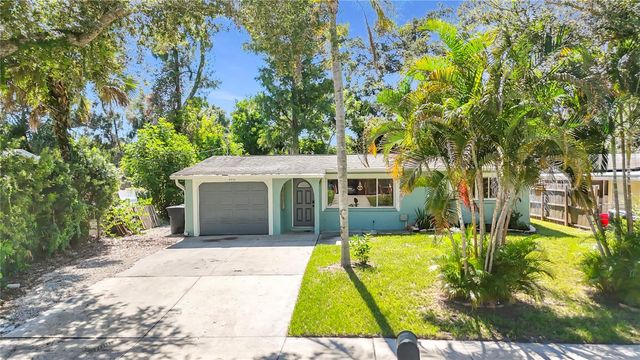 2212 VINSON AVENUE, Sarasota, FL 34232