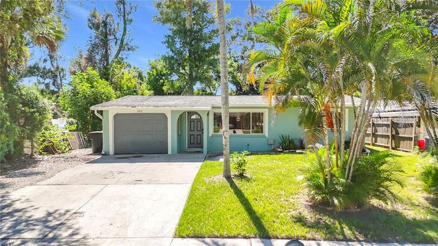 2212 VINSON AVENUE, Sarasota, FL 34232