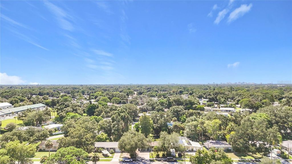 2212 VINSON AVENUE, Sarasota, FL 34232