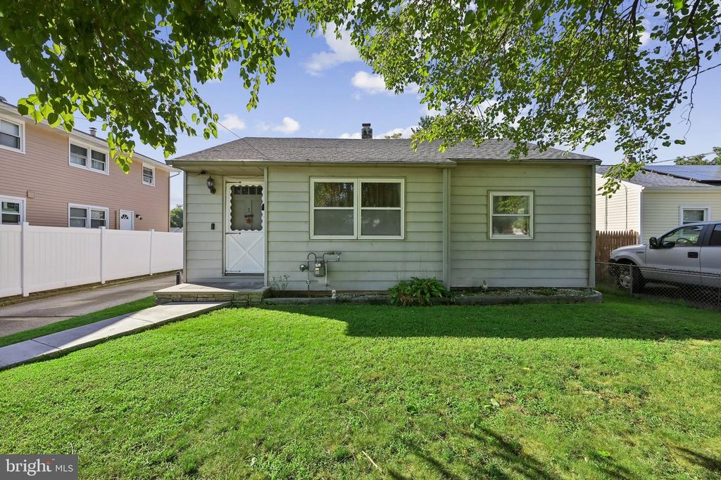 704 W EVESHAM RD, GLENDORA, NJ 08029 — exterior