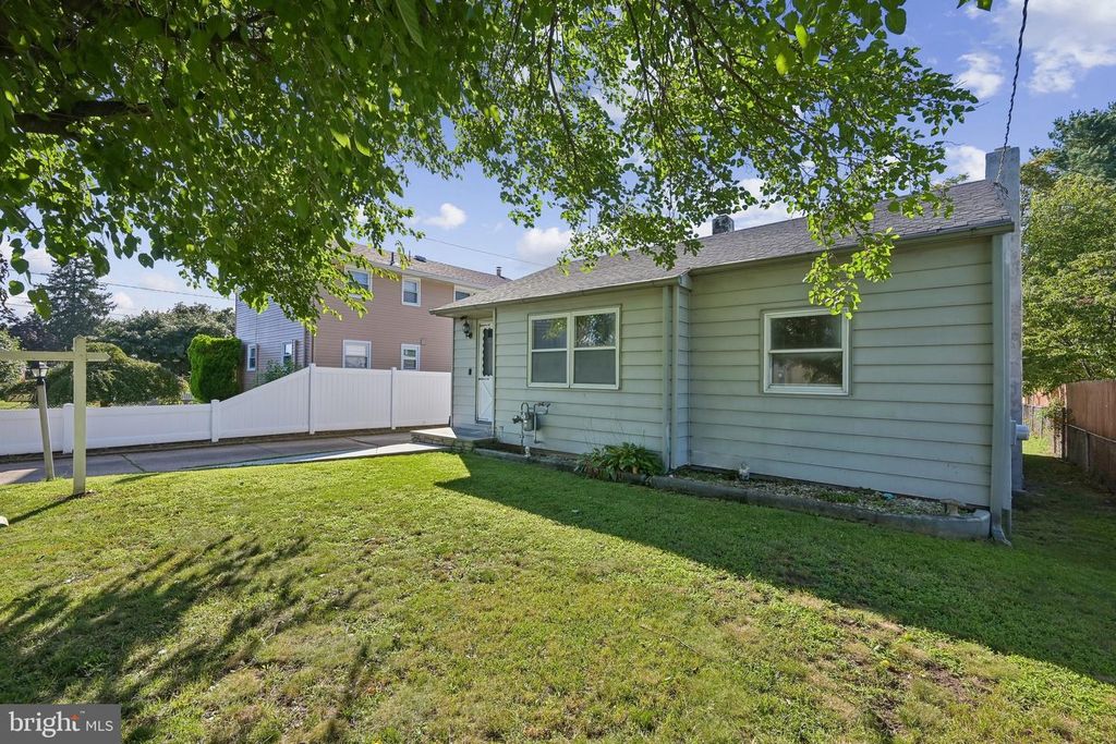 704 W EVESHAM RD, GLENDORA, NJ 08029 — photo 2
