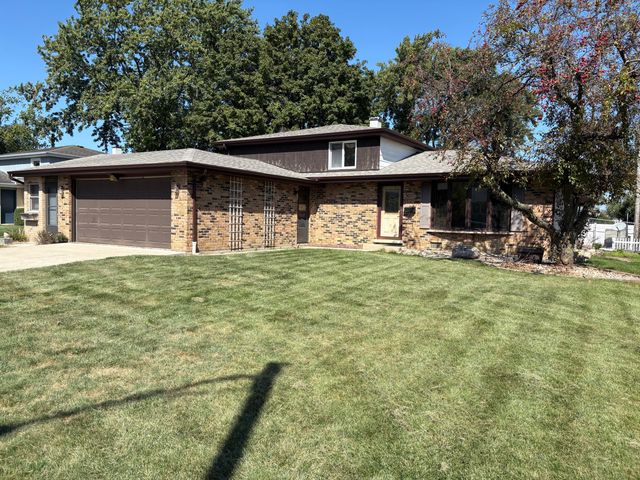 527 Osage Drive, Dyer, IN 46311