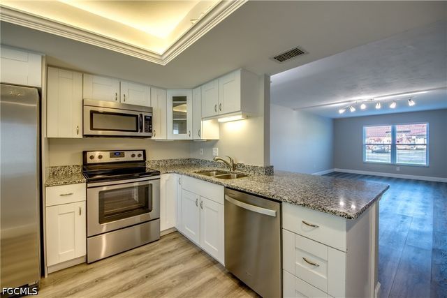 2526 SE 16th PL 108, Cape Coral, FL 33904