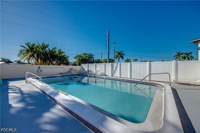 2526 SE 16th PL 108, Cape Coral, FL 33904