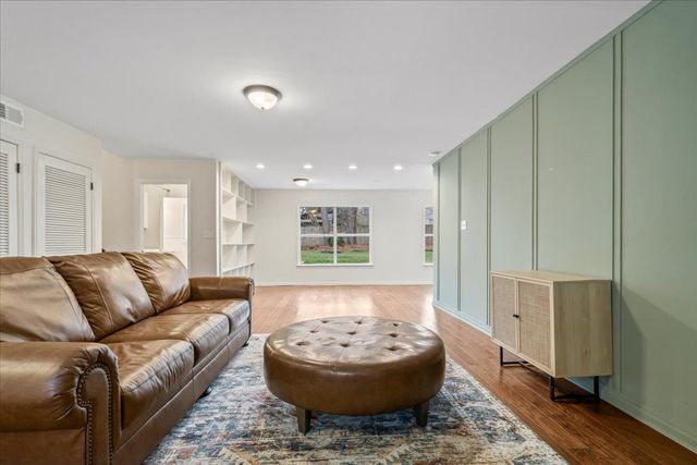 1595 MCHENRY CV, Germantown, TN 38138