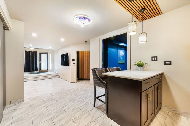 6337 Roosevelt Road 107, Berwyn, IL 60402