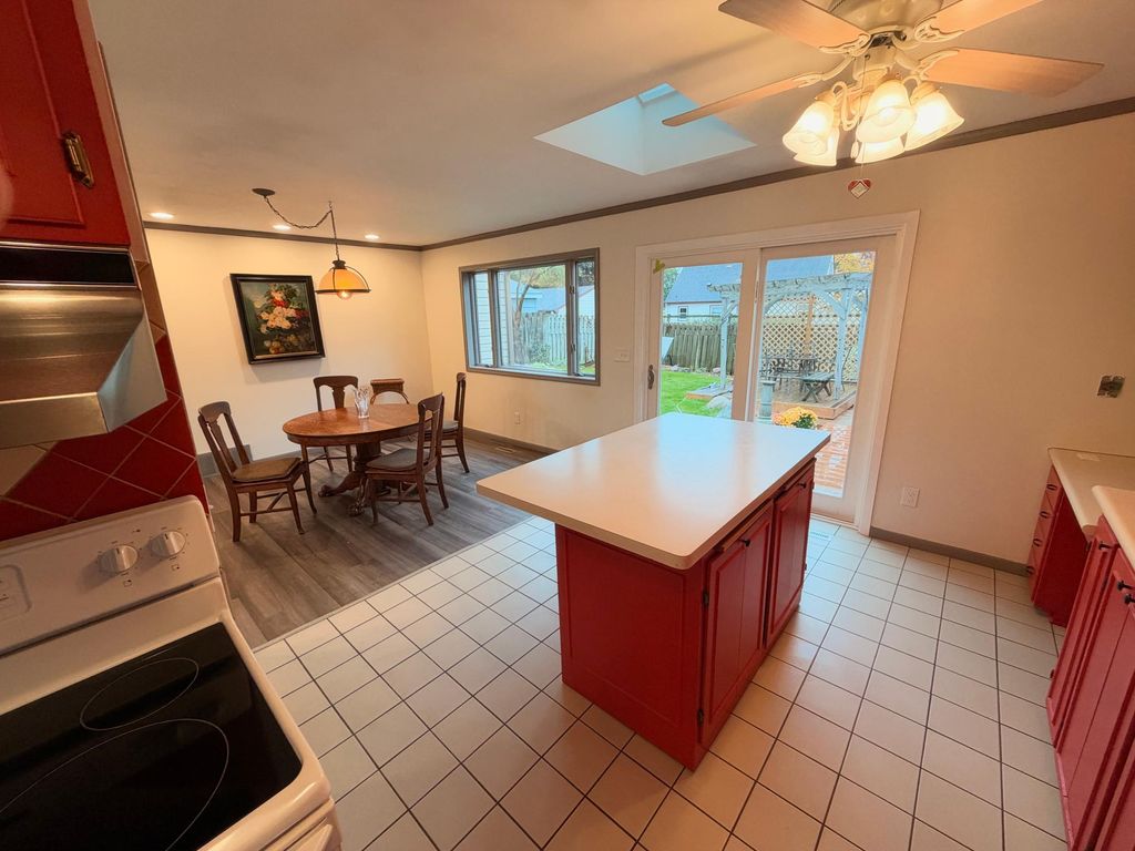 9021 Club Road, Saint Louis Park, MN 55426 — photo 2