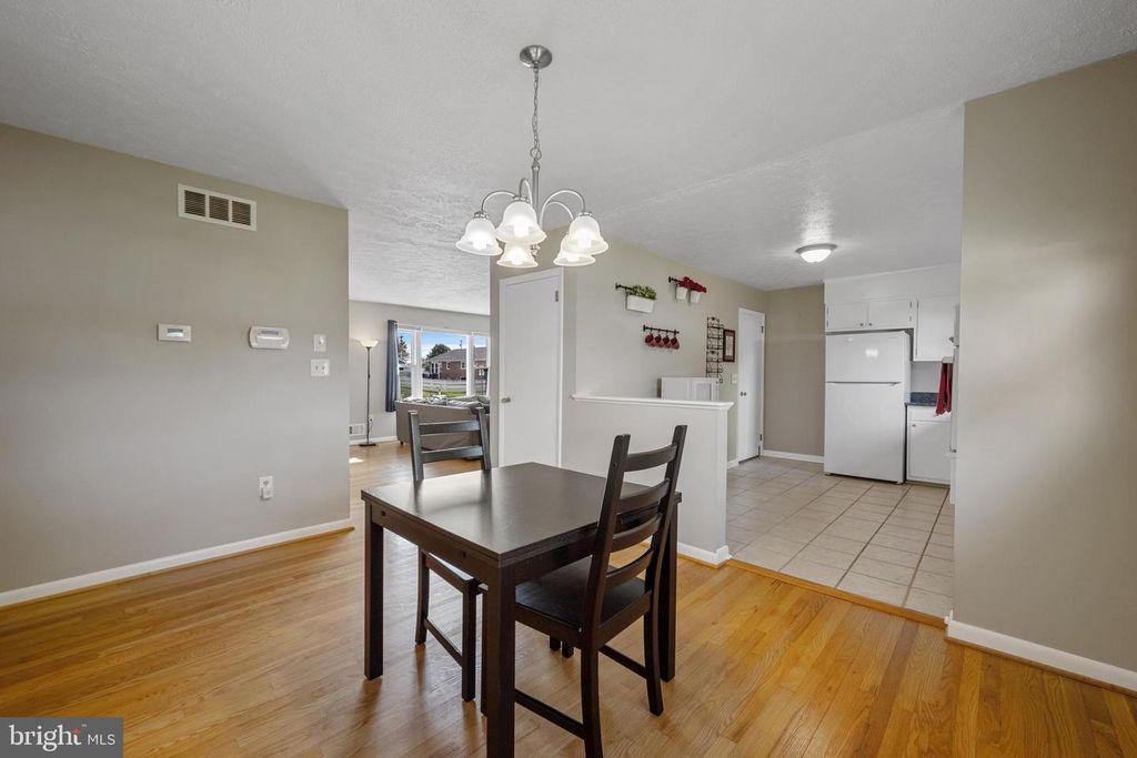 Image 10 of property listing at 702 FLINTLOCK DR, Bel Air, MD 21015