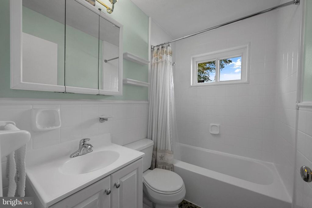 Image 14 of property listing at 702 FLINTLOCK DR, Bel Air, MD 21015