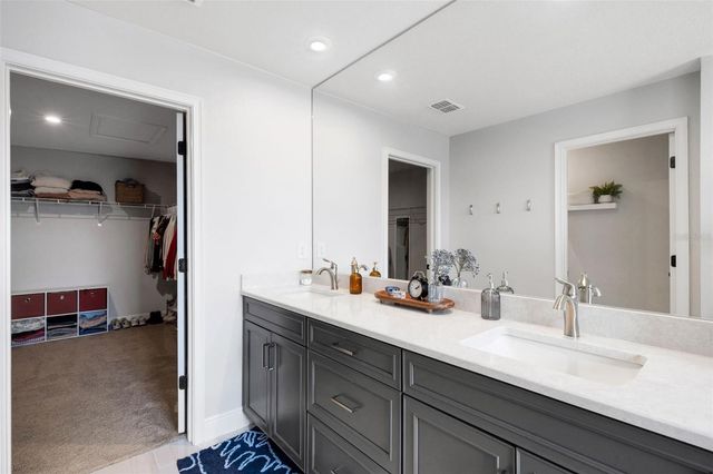 19298 BLUE POND DRIVE, Lutz, FL 33558