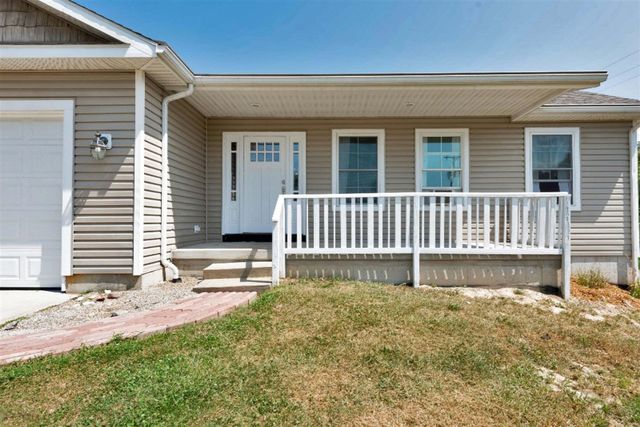879 Flat River Court, Lowell, MI 49331
