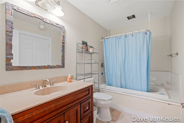 879 Flat River Court, Lowell, MI 49331
