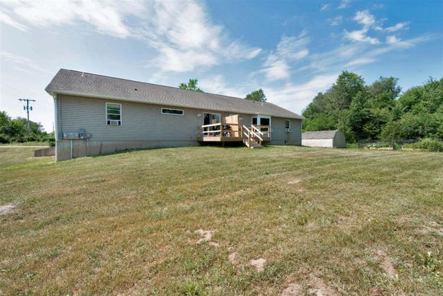 879 Flat River Court, Lowell, MI 49331