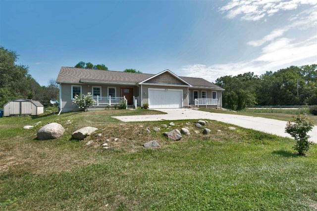 879 Flat River Court, Lowell, MI 49331