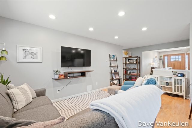 879 Flat River Court, Lowell, MI 49331