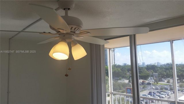 1251 NE 108th St 705, Miami, FL 33161