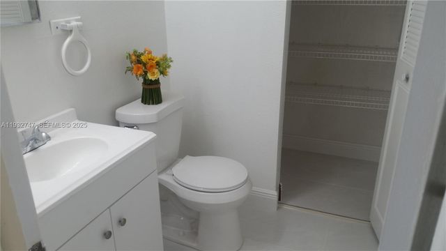 1251 NE 108th St 705, Miami, FL 33161