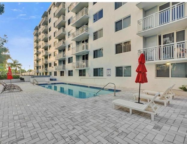 1251 NE 108th St 705, Miami, FL 33161