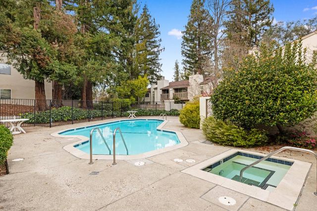 19224 Vineyard, Saratoga, CA 95070