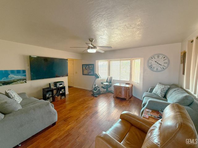 7452 Isaac Road, Taft, CA 93268