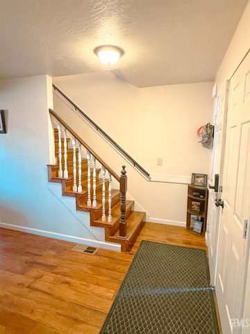 7452 Isaac Road, Taft, CA 93268