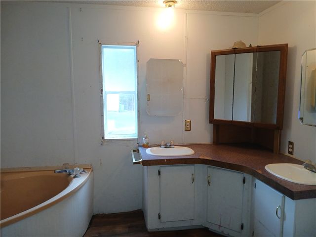 12 County Road 4242, Berryville, AR 72616