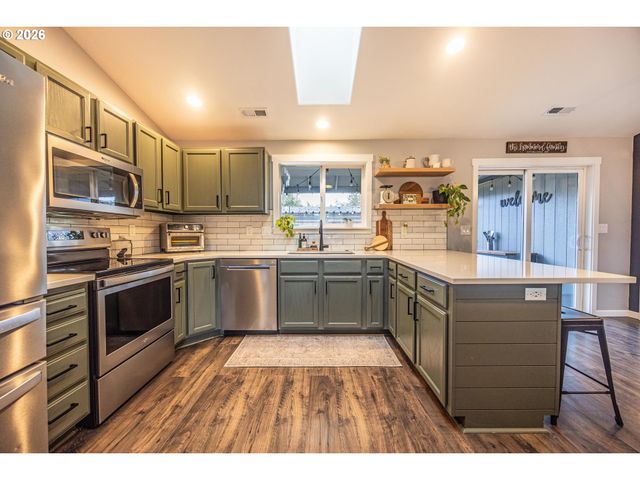 25217 TYRO Ave, Veneta, OR 97487
