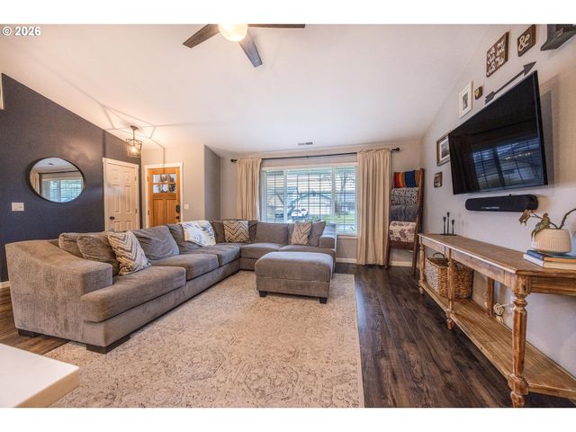 25217 TYRO Ave, Veneta, OR 97487