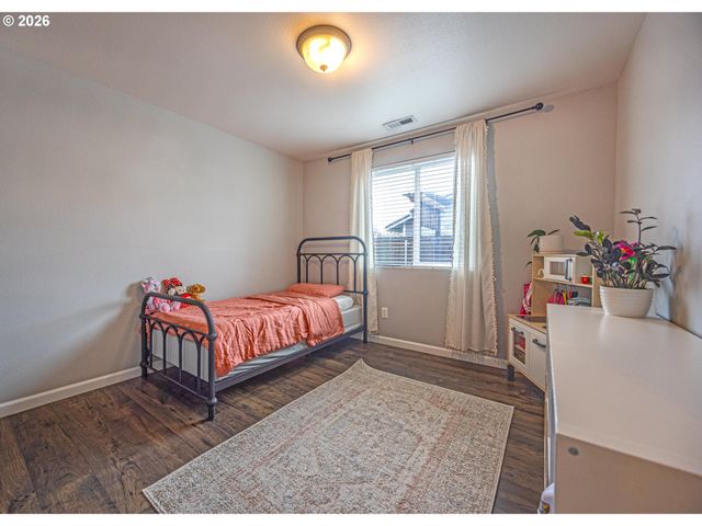 25217 TYRO Ave, Veneta, OR 97487