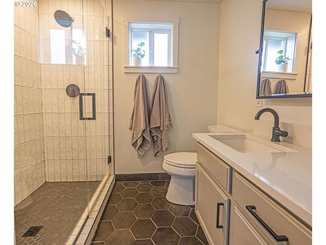 25217 TYRO Ave, Veneta, OR 97487