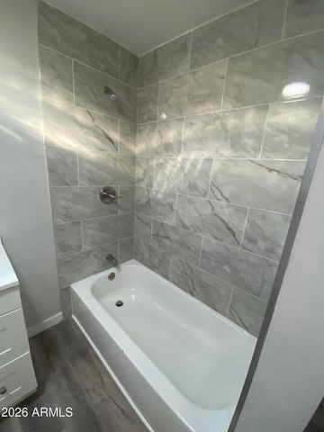 9208 N 10TH Street, Phoenix, AZ 85020