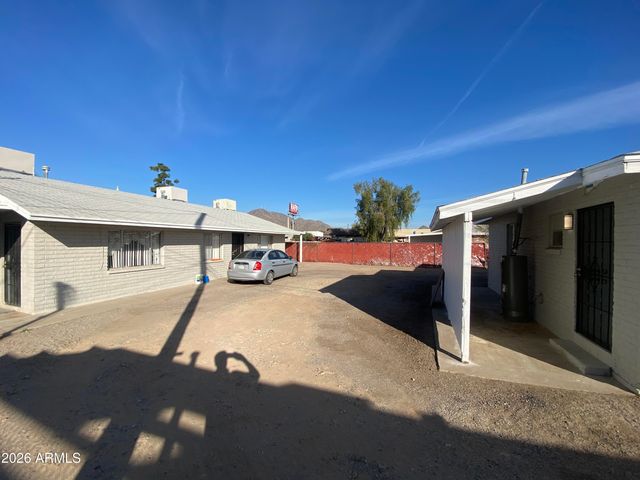 9208 N 10TH Street, Phoenix, AZ 85020