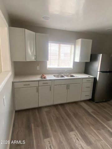9208 N 10TH Street, Phoenix, AZ 85020