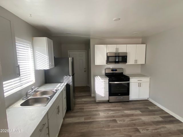 9208 N 10TH Street, Phoenix, AZ 85020