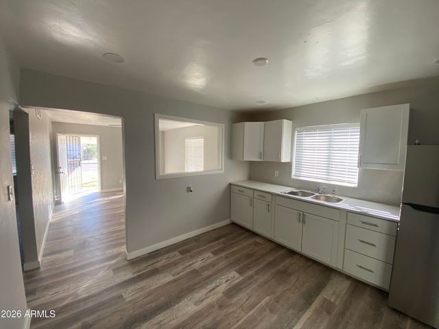 9208 N 10TH Street, Phoenix, AZ 85020