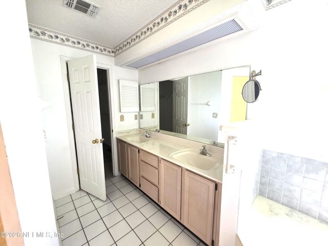 8630 CHARLESGATE Circle N, Jacksonville, FL 32244
