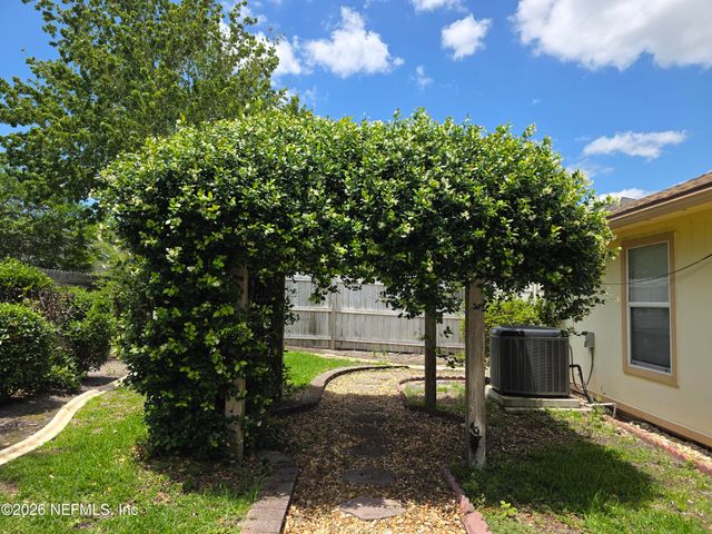 8630 CHARLESGATE Circle N, Jacksonville, FL 32244