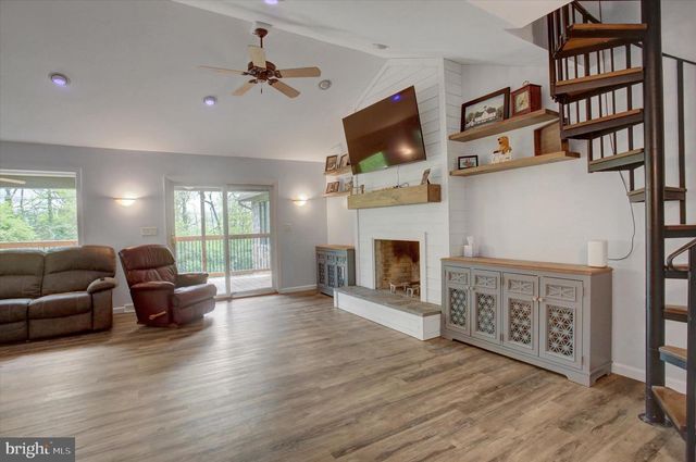 870 REMINGTON DR, Shippensburg, PA 17257