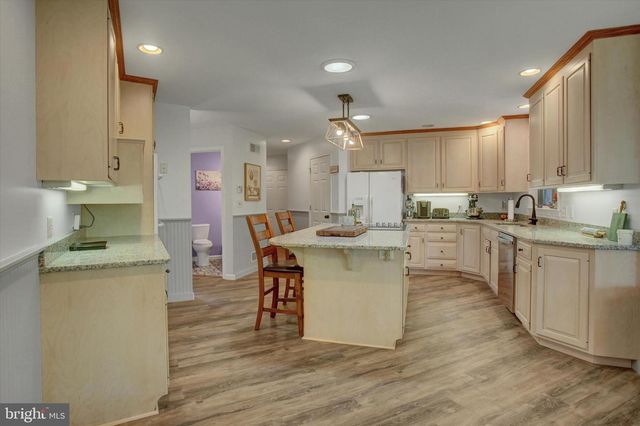 870 REMINGTON DR, Shippensburg, PA 17257