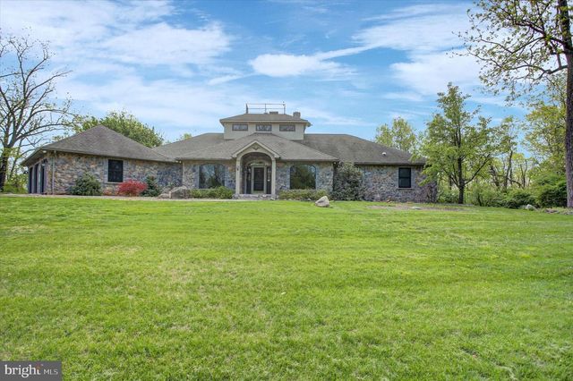 870 REMINGTON DR, Shippensburg, PA 17257