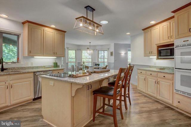 870 REMINGTON DR, Shippensburg, PA 17257
