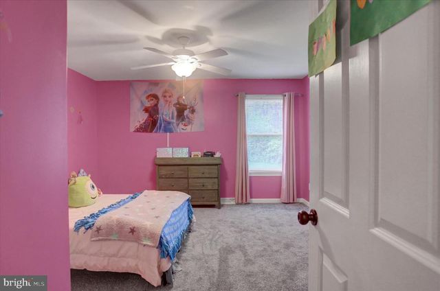 870 REMINGTON DR, Shippensburg, PA 17257