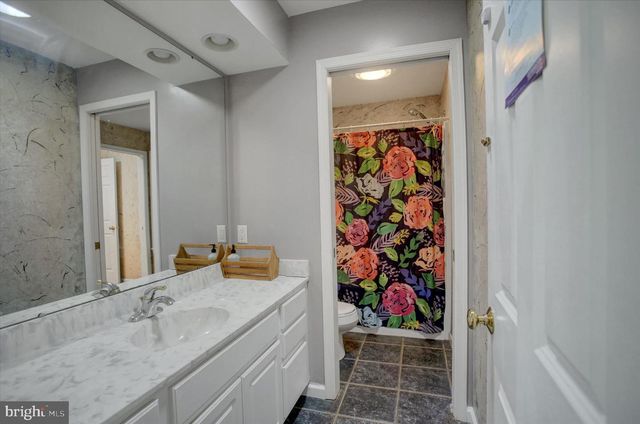 870 REMINGTON DR, Shippensburg, PA 17257